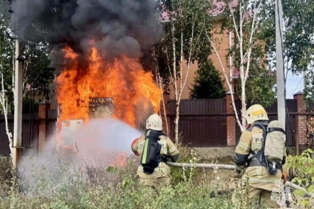 В Дзержинском районе Волгограда тушили пожар на трансформаторной подстанции