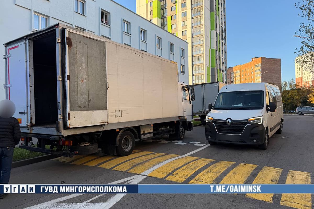 В Минске оставленный без присмотра ребенок выбежал на дорогу и попал в аварию