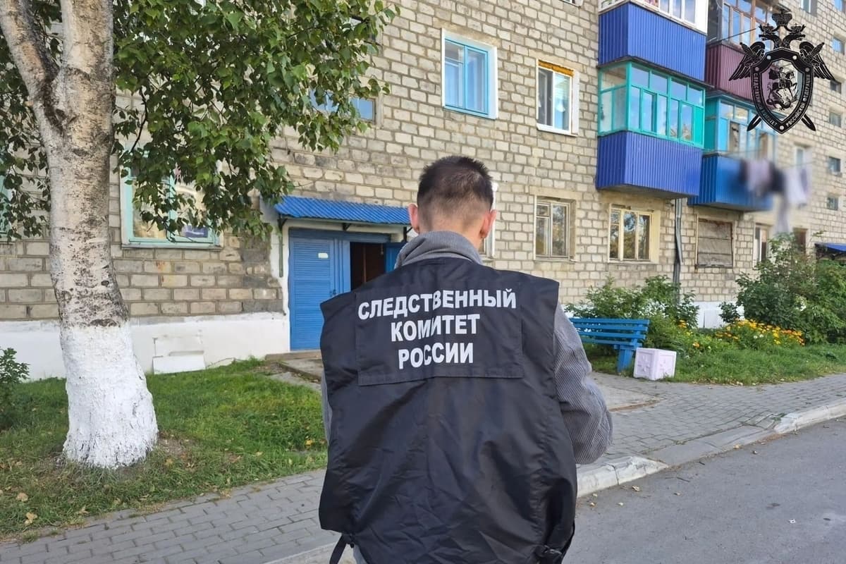 Женщина избила до смерти уснувшего на полу возле двери пьяного сожителя