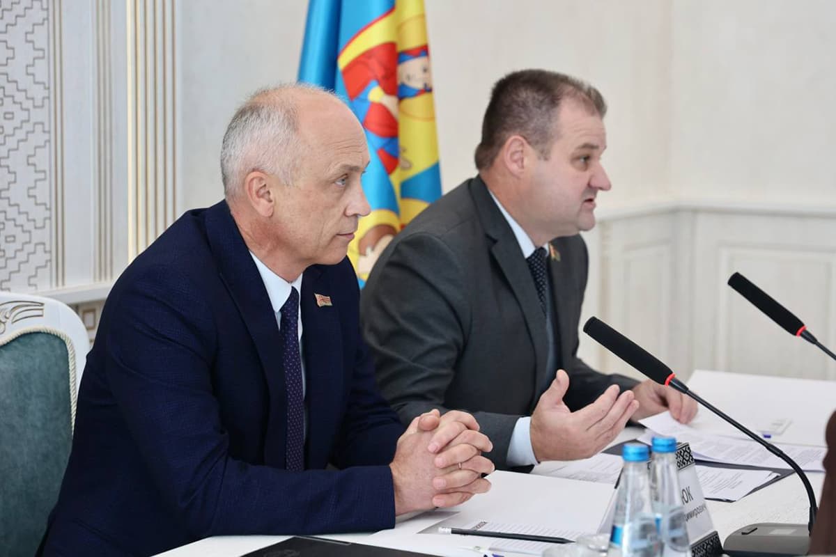 Председатель Кобринского райисполкома Александр Мойсеюк сделал акцент на важности работы с кадрами в каждом трудовом коллективе: