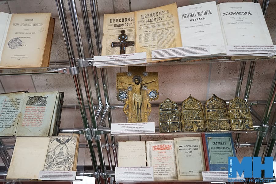 Редкие книги и артефакты из коллекции историка Владимира Лиходедова переданы музеям и БПЦ