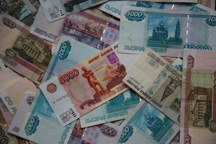 Волгоградцы узнали о новом порядке вывоза более 1 млн рублей в ближнее зарубежье