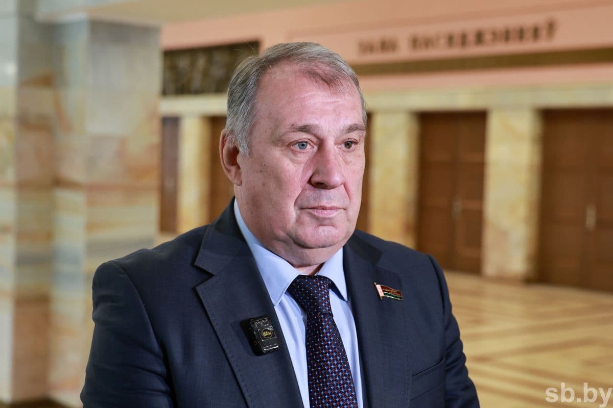 Виталий Уткин
