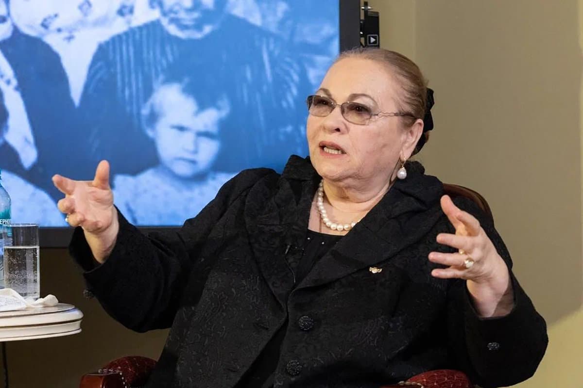 Нина Усатова.