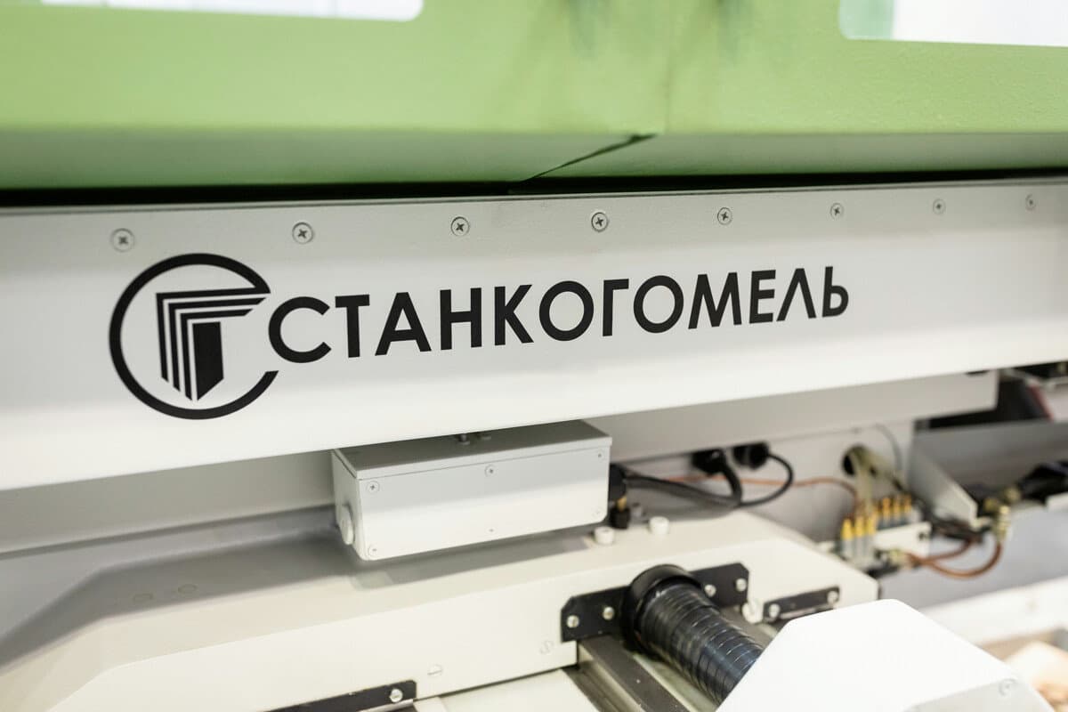 «СтанкоГомель» планирует выпускать вертикальные обрабатывающие центры для роботизированных комплексов