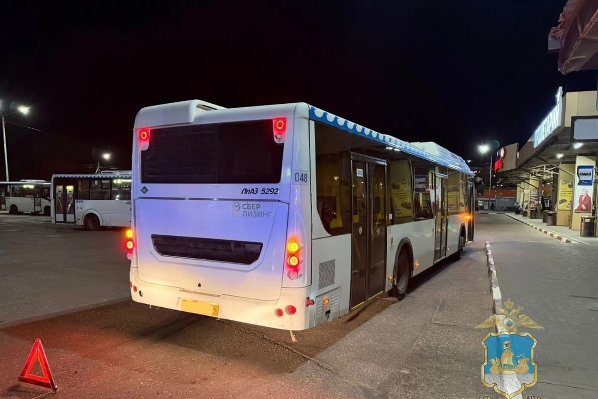 В Костроме автобус совершил наезд на 9-летнего мальчика на конечной остановке