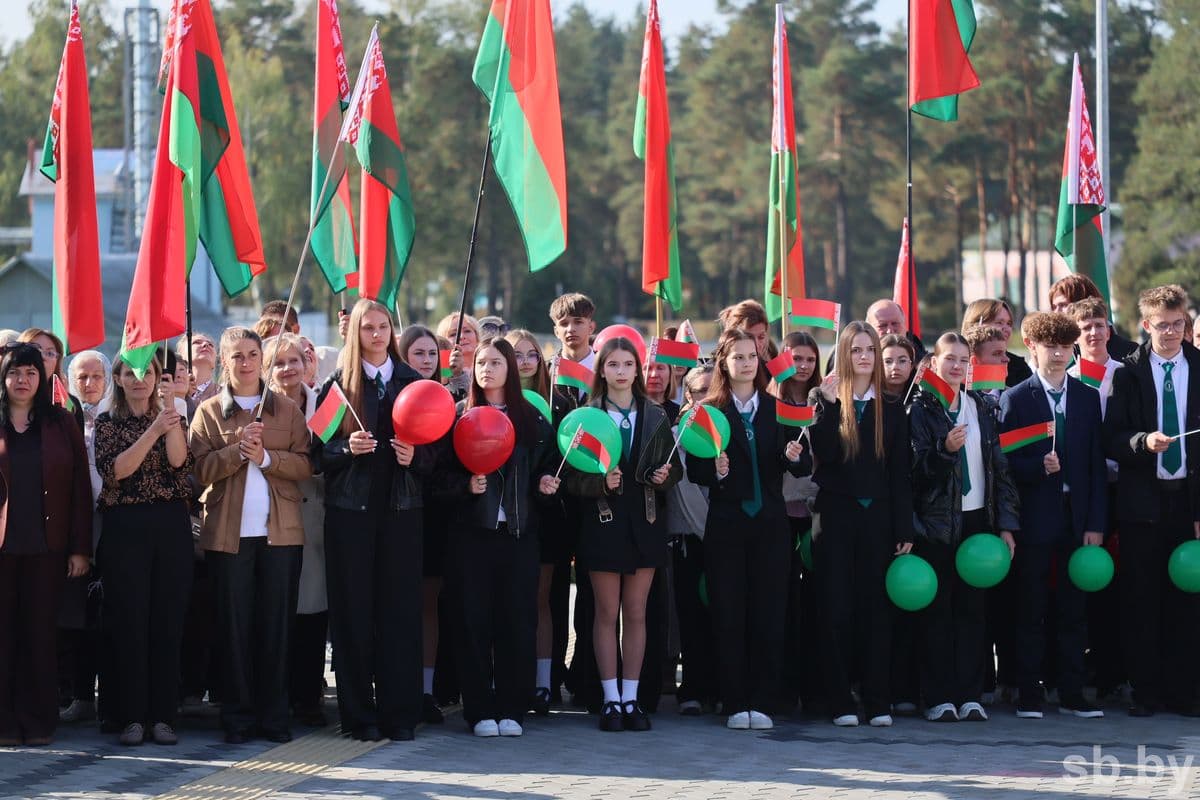 Председатель Брестского облисполкома Петр Пархомчик в своем выступлении акцентировал внимание на том, что к 2028 году Брестчина планирует завершить программу по строительству оздоровительных центров: