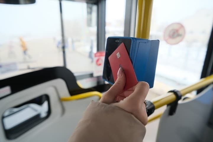 В Волгограде юноша за 20 тысяч рублей продал банковские карты мошенникам