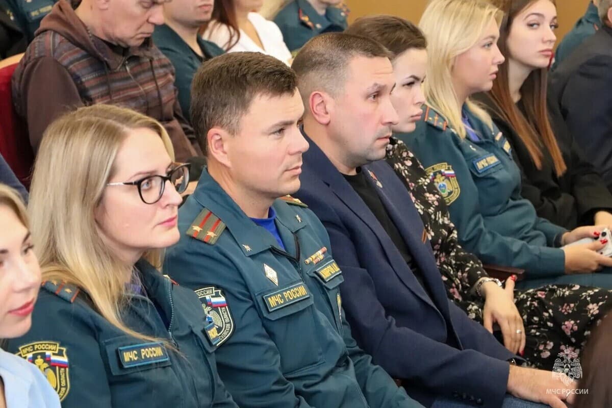 94 года гражданской обороне: в Пскове отметили профессиональный праздник и наградили специалистов