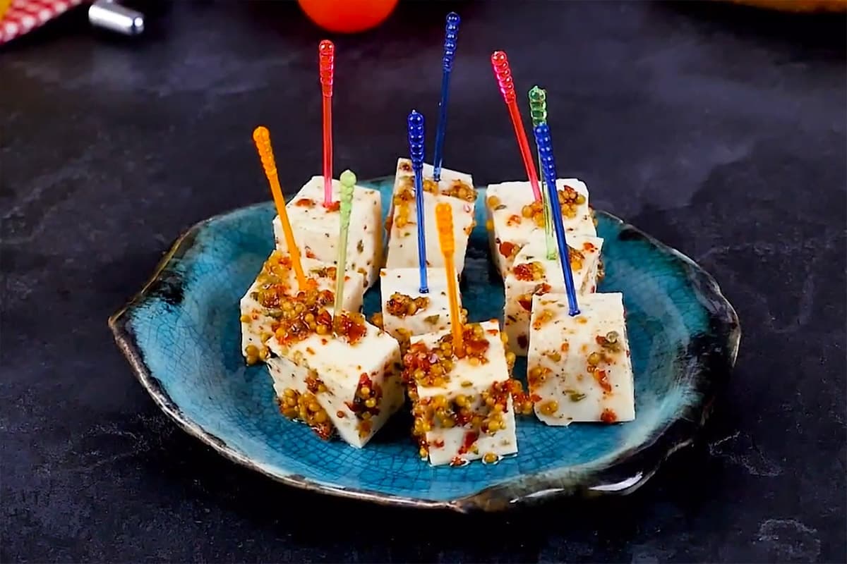 Нежная фета с насыщенным вкусом: простой рецепт маринованного сыра