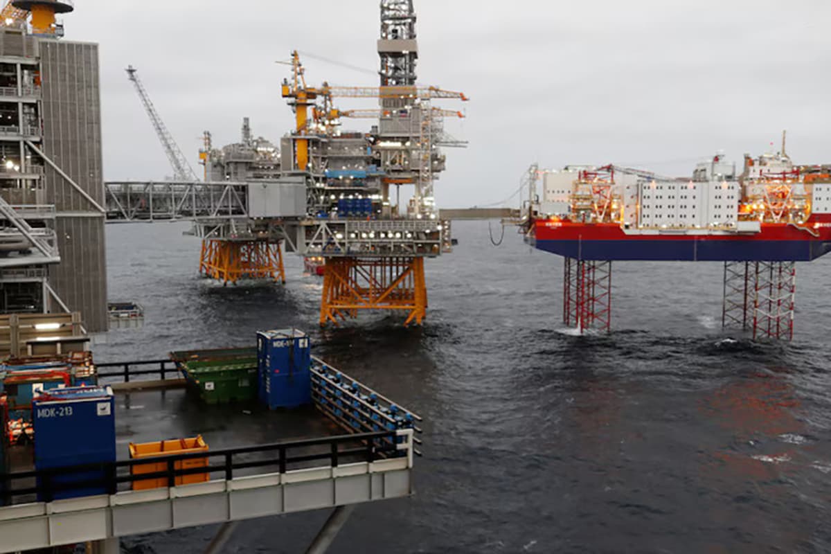 СМИ: нефть подешевела после того, как Европа согласилась задействовать дизельные резервы