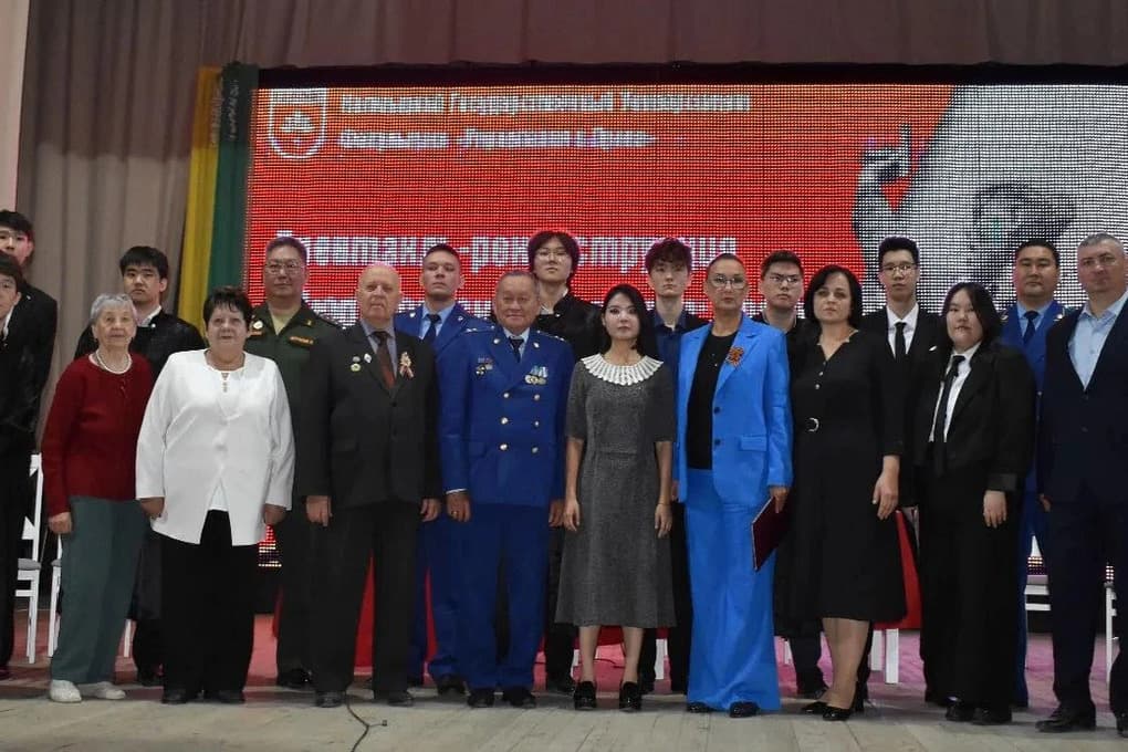 В райцентре Калмыкии увековечили память героев в новой Галерее боевой славы
