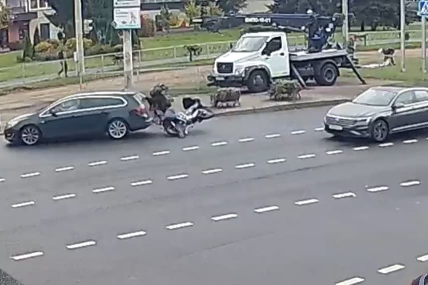 Скриншот видео телеграм-канала УГАИ ГУВД Мингорисполкома