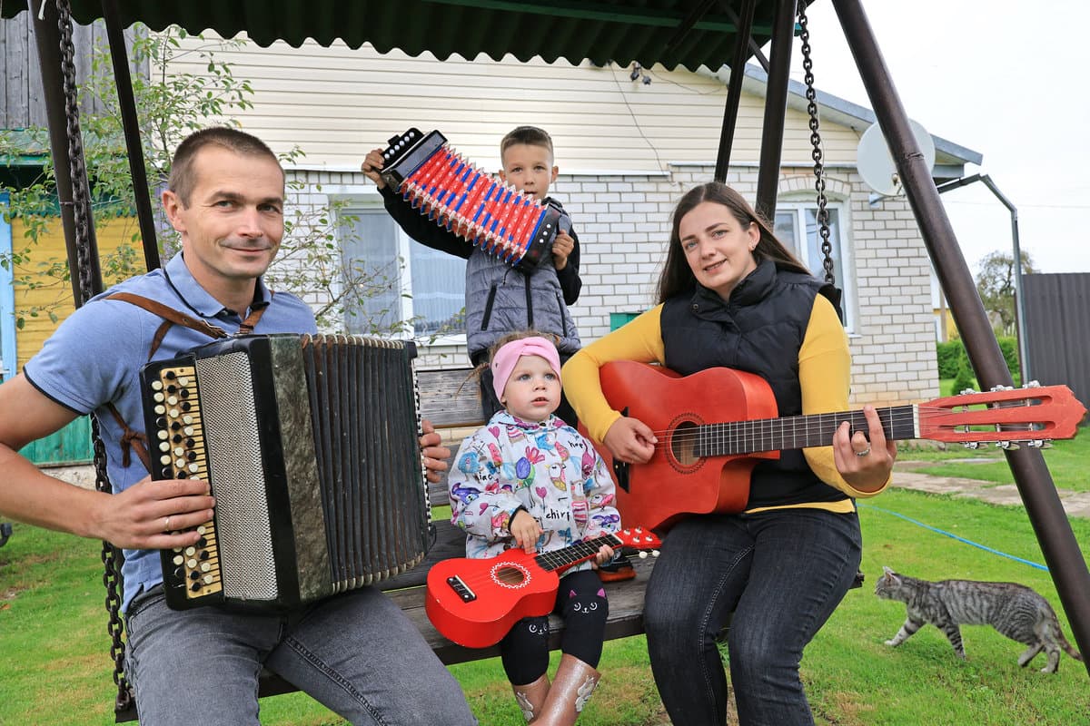 The family of agrobloggers Pashukevich from Glubok district told about the advantages of living in rural areas