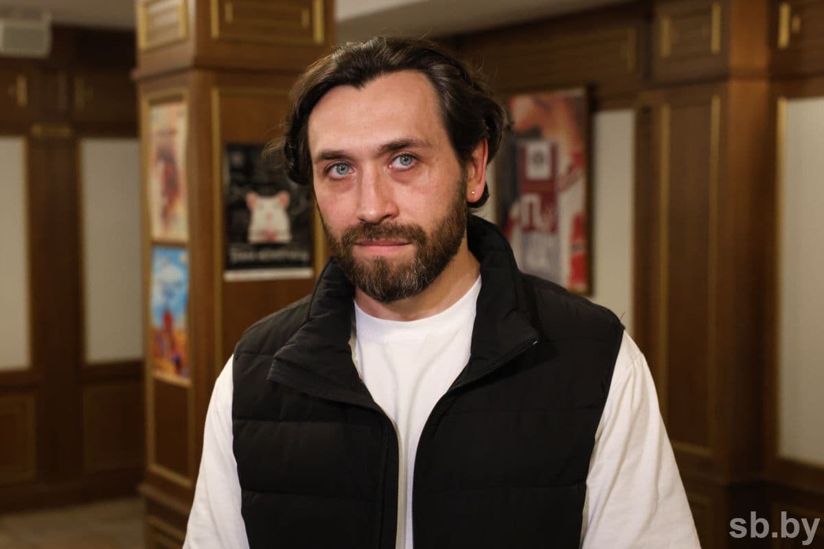 Shamyakin's novel and staging are different. However, the team has not lost the essence of the work. This is what the writer and the director have done.