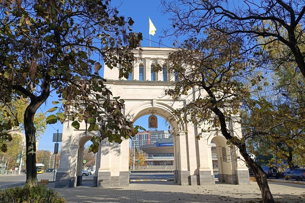 Tiflis Gate: how the Arc de Triomphe of Stavropol survived the destruction and came back to life
