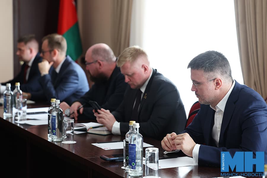 2026 10 07 obrazovanie kruglyj stol eksport obrazovaniya malinovskaya08 kopiya