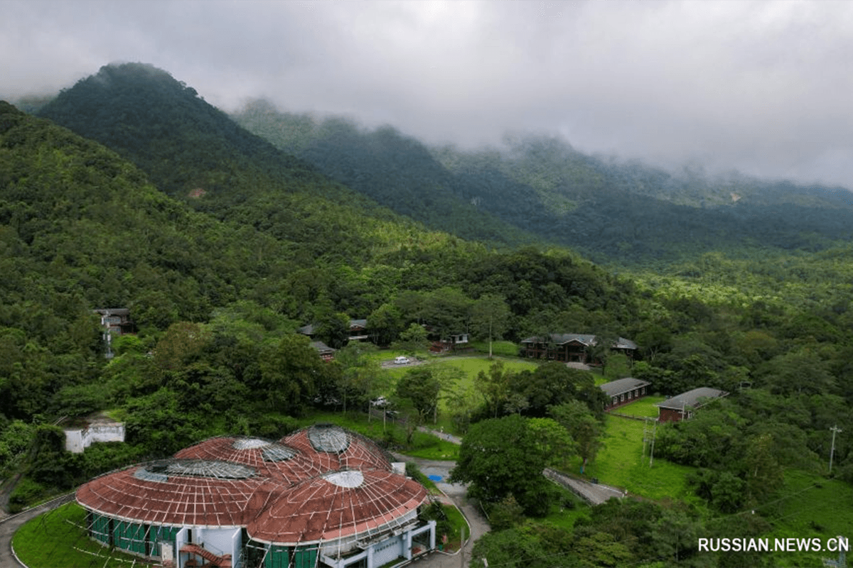 Photofact. In China on the island of Hainan opened a zone of natural and environmental tourism Ingezui