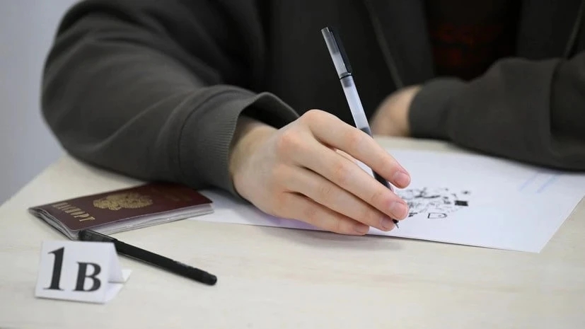 ЕГЭ в России не отменят в ближайшие 10 лет, — глава Рособрнадзора Музаев.