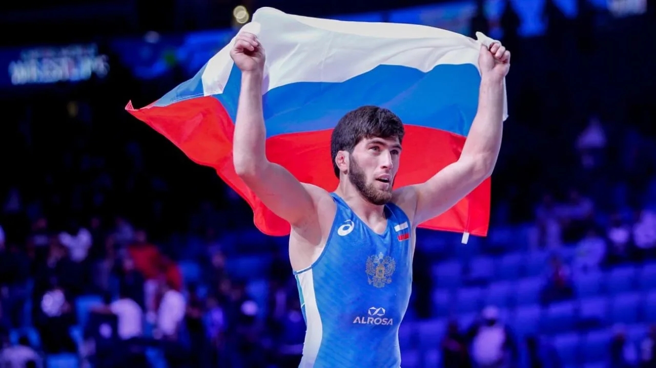 Бюро Объединённого мира борьбы (UWW) допустило российских спортсменов на турниры без ограничений во всех возрастных категориях